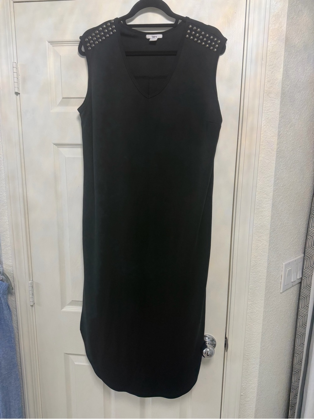 Bar III Black Shoulder Studded Sleeveless V-neck Midi Shift/Tunic Dress, Size M - Picture 2 of 4